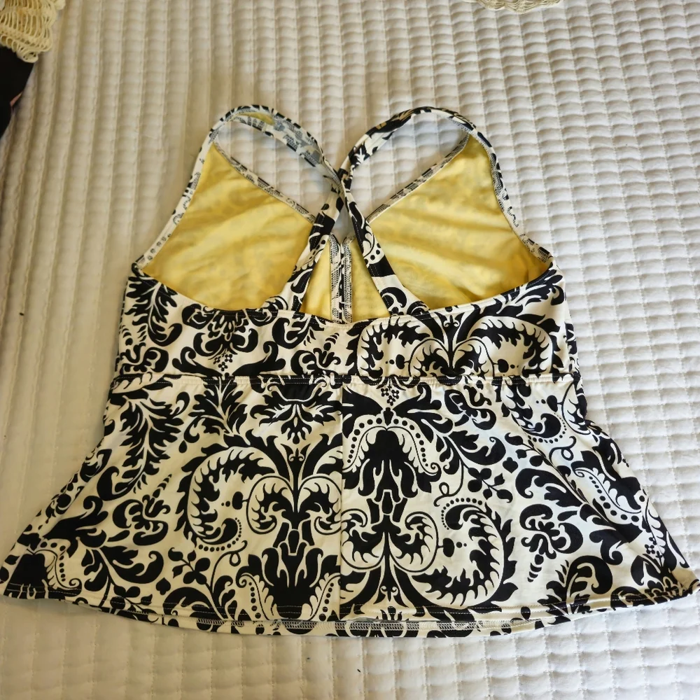 LANDS END BLACK AND WHITE TANKINI/BATHING SUIT TOP SIZE 16W